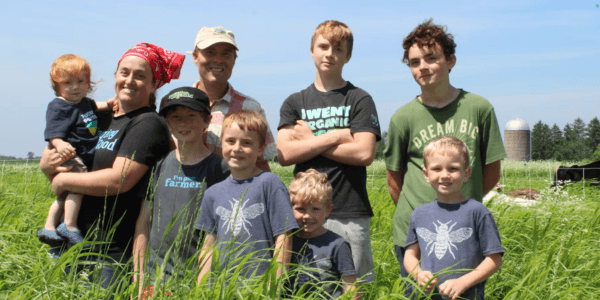 modgfarmfamily (1).png
